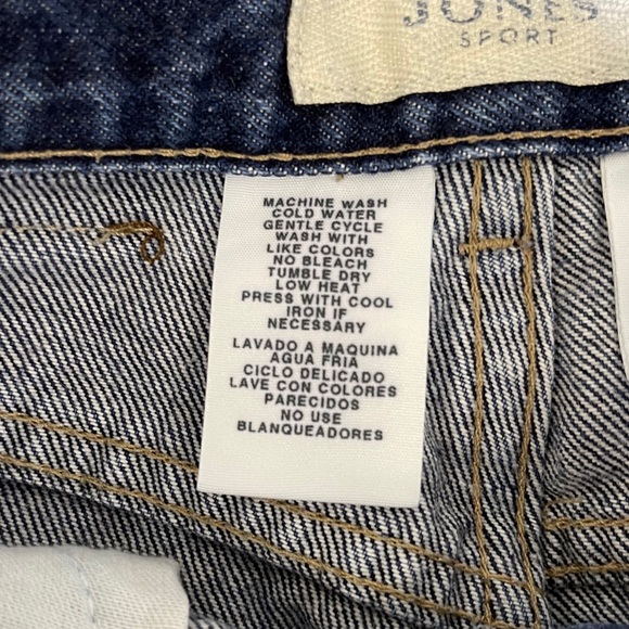 VTG | High Waisted Rigid Denim Mom Jeans - Picture 9 of 9